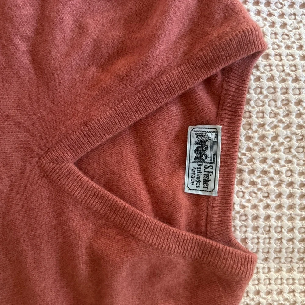 Vintage 100% Cashmere Sweater Vest Rust Red Made in Scotland M - Picture 5 of 12